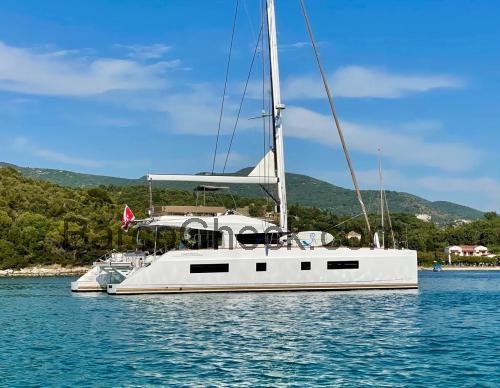 Nautitech 54 ficha tecnica